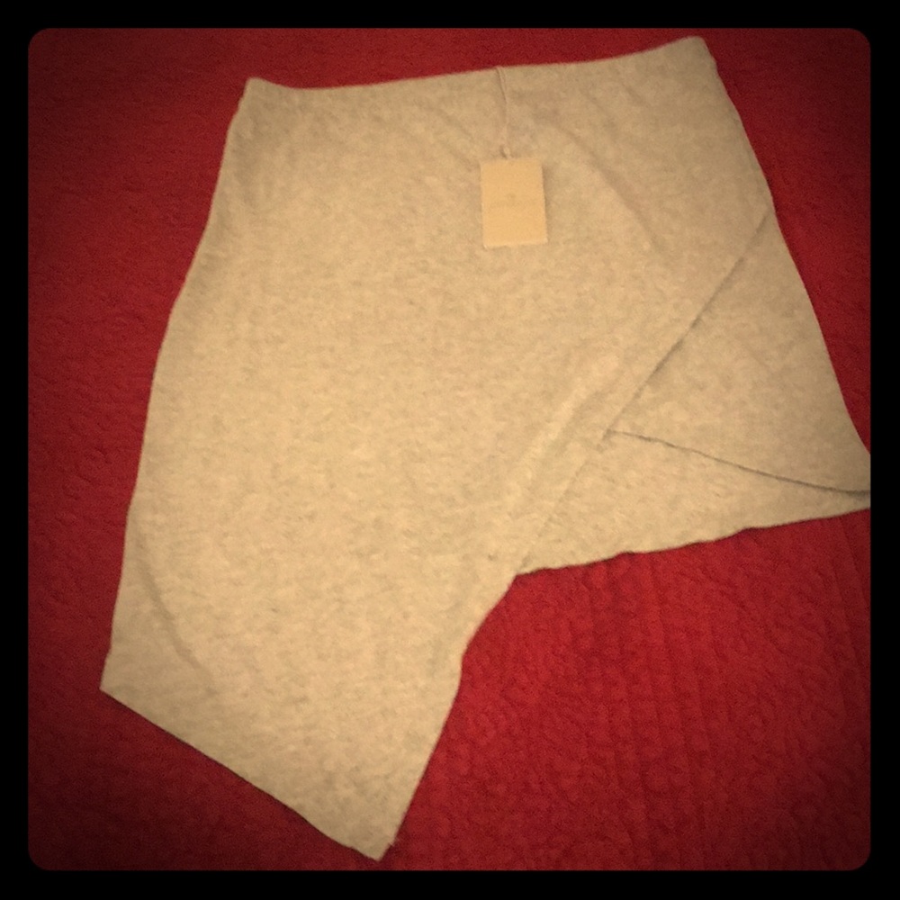 Asymmetrical cotton skirt by alternative.
